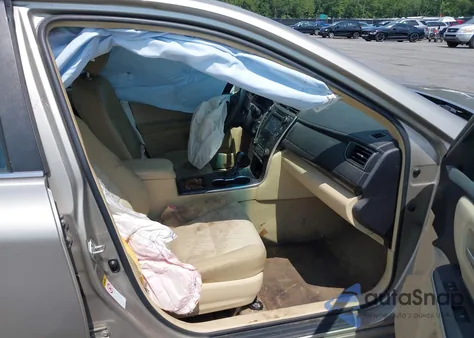 2017 Toyota Camry Le z USA, uszkodzony, nr VIN 4T1BF1FK4HU785323